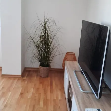 Jabuka דירה טוזלה